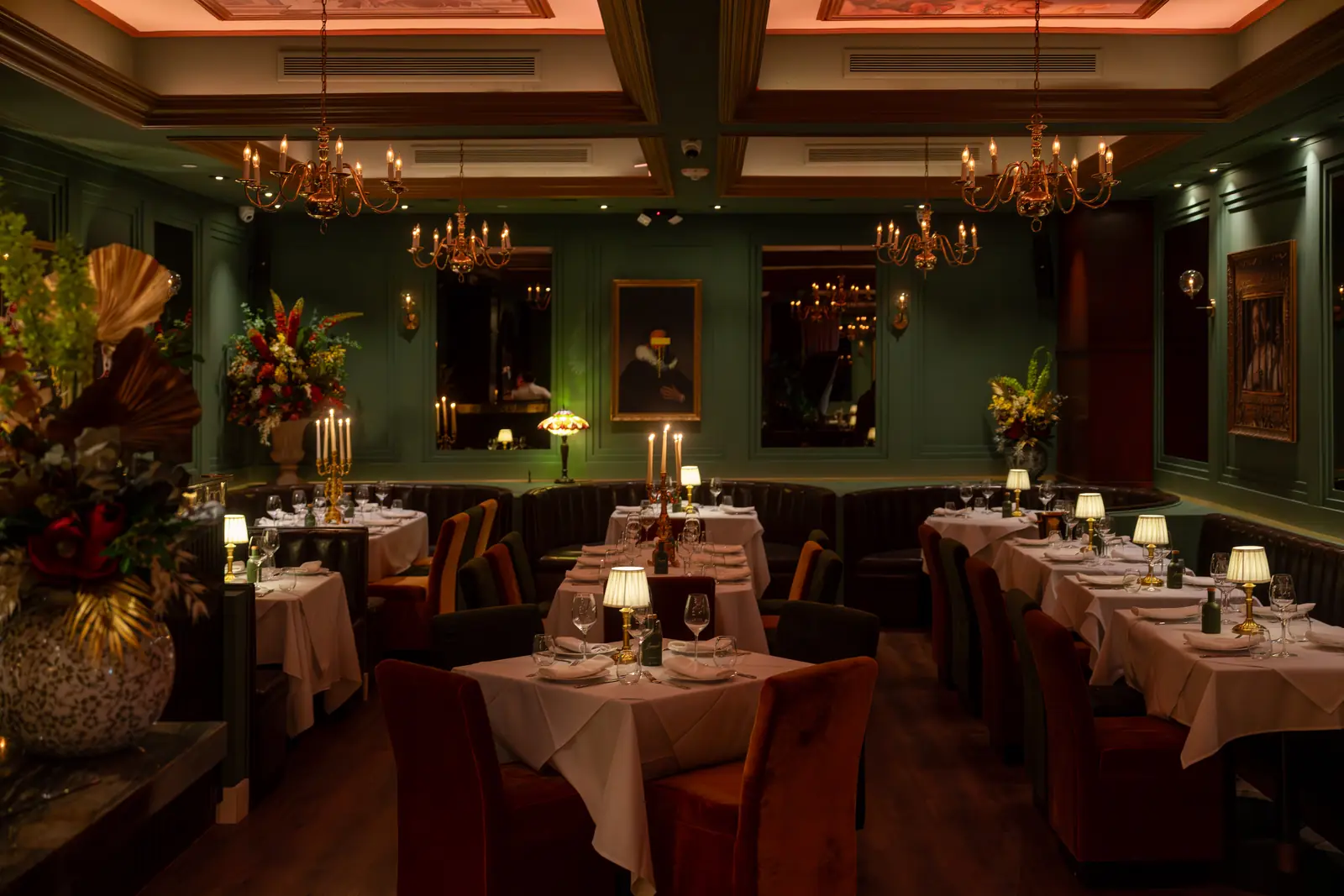 Leonardo dining room